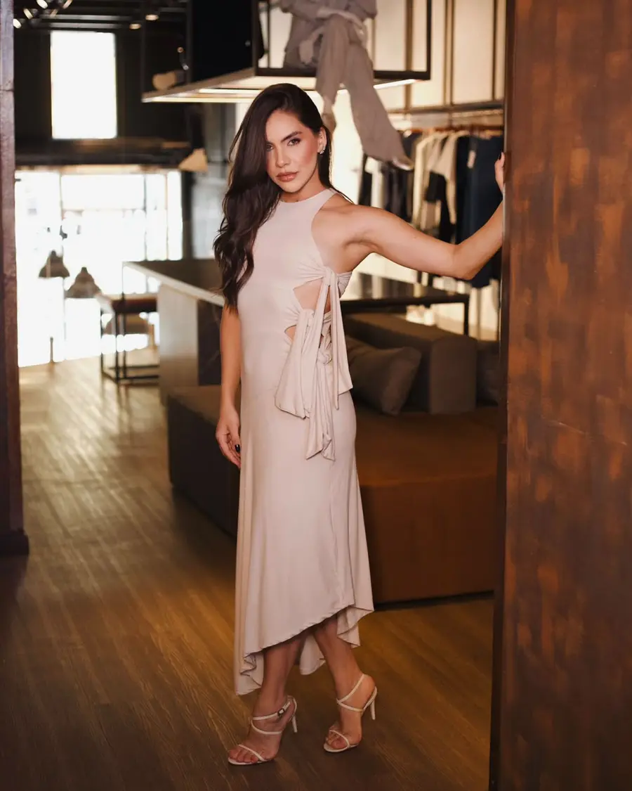 Vestido Midi Assimétrico Com Recortes Open