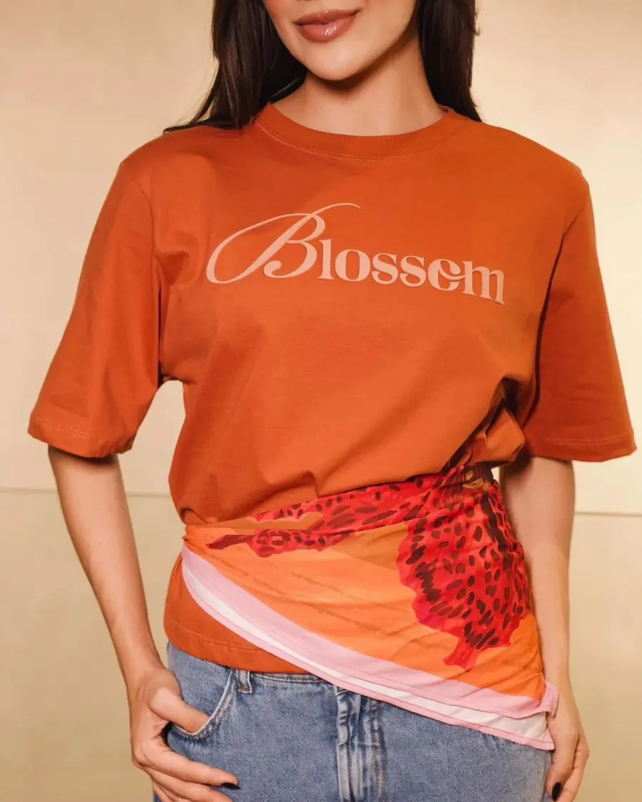 Camiseta Com Lenço Estampado Open