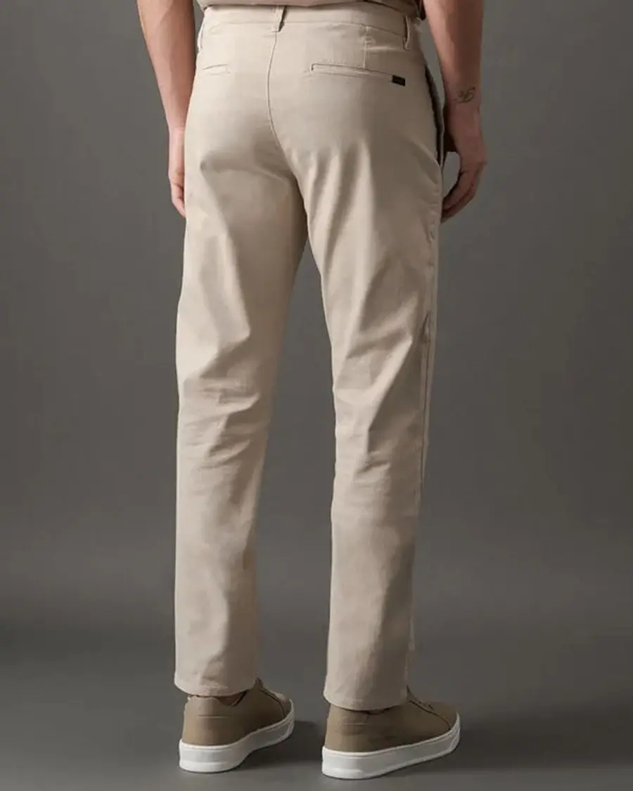 Calça Chino Slim Ckj